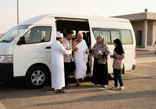 hiace untuk keluarga umroh indonesia