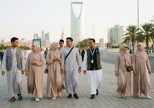 paket city tour ke area landmark modern, museum, dan spot foto yang aman untuk jamaah
